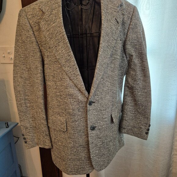 Gray and White Silk Sport Coat with Classic Design - Picture 1 of 8